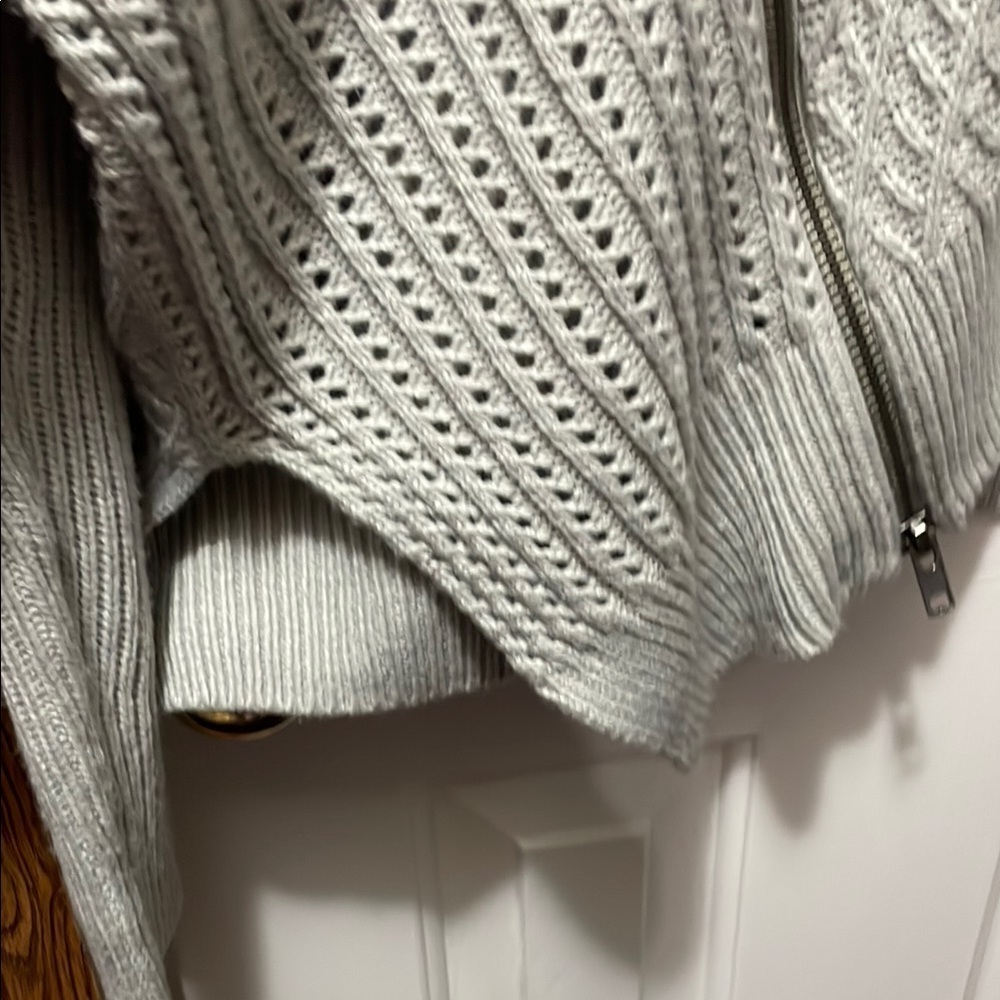 She + Sky Gray Ribbed Knit Poncho EUC - Picture 4 of 6